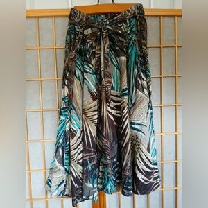 Women’s Tropical Leaf A-Line Skirt - Medium